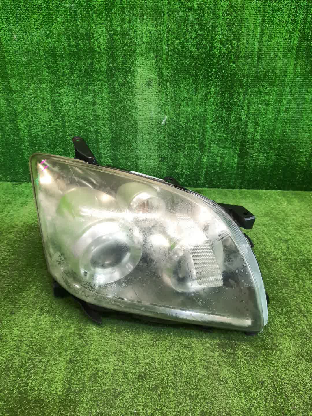 Фара правая передняя TOYOTA AVENSIS ZZT251, AZT250, AZT255, AZT251 1 ракурс