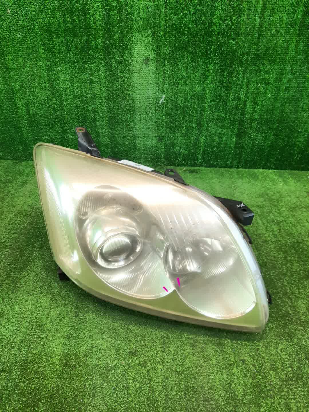 Фара правая передняя TOYOTA AVENSIS ZZT251, AZT250, AZT255, AZT251 1 ракурс