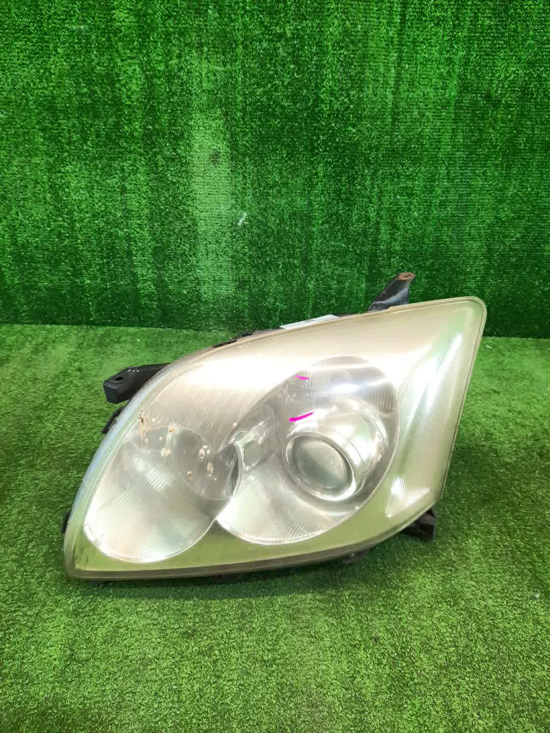 Фара левая передняя TOYOTA AVENSIS ZZT251, AZT250, AZT255, AZT251 1 ракурс