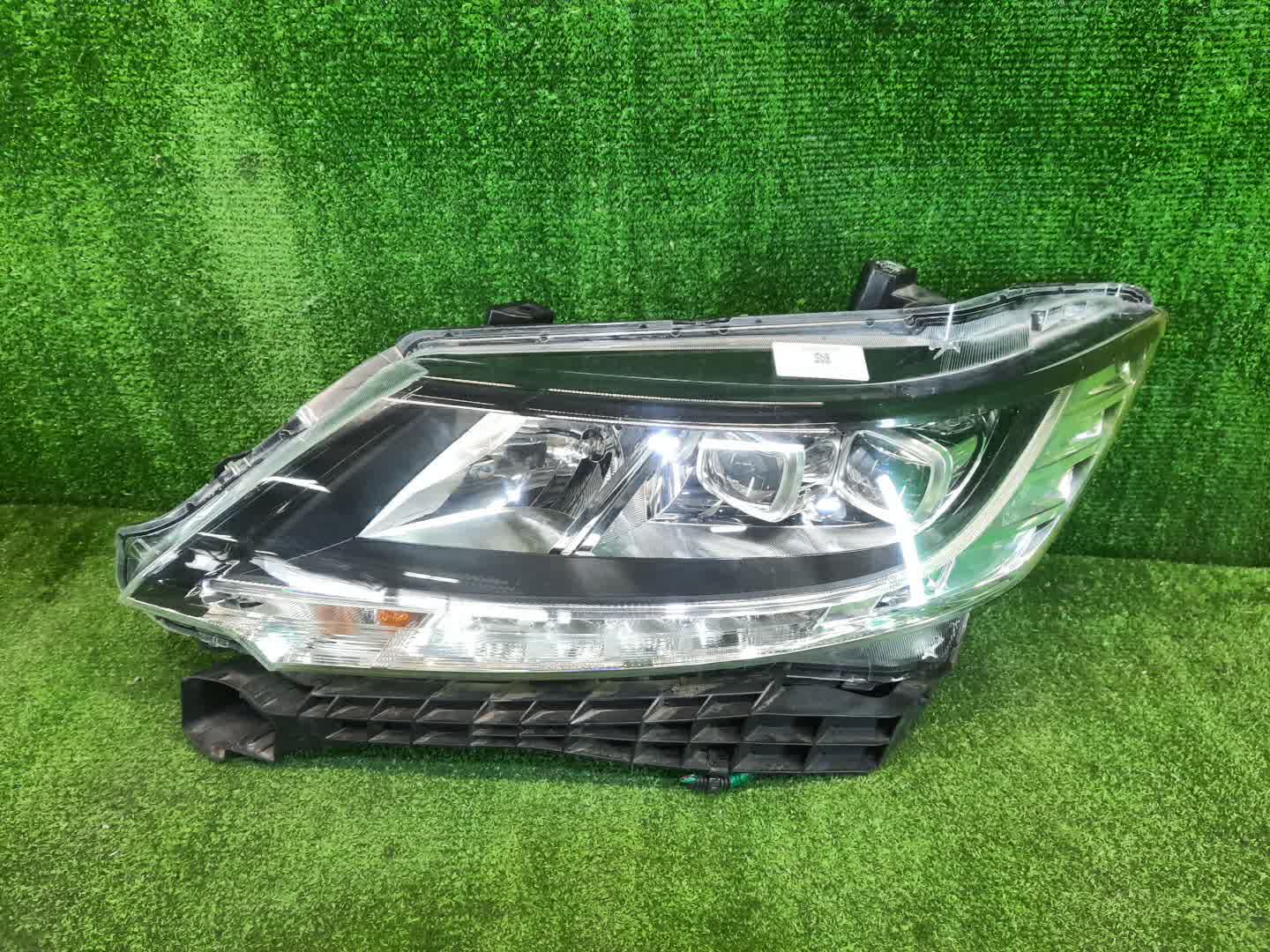 Фара левая передняя HONDA ODYSSEY RC1 1 ракурс