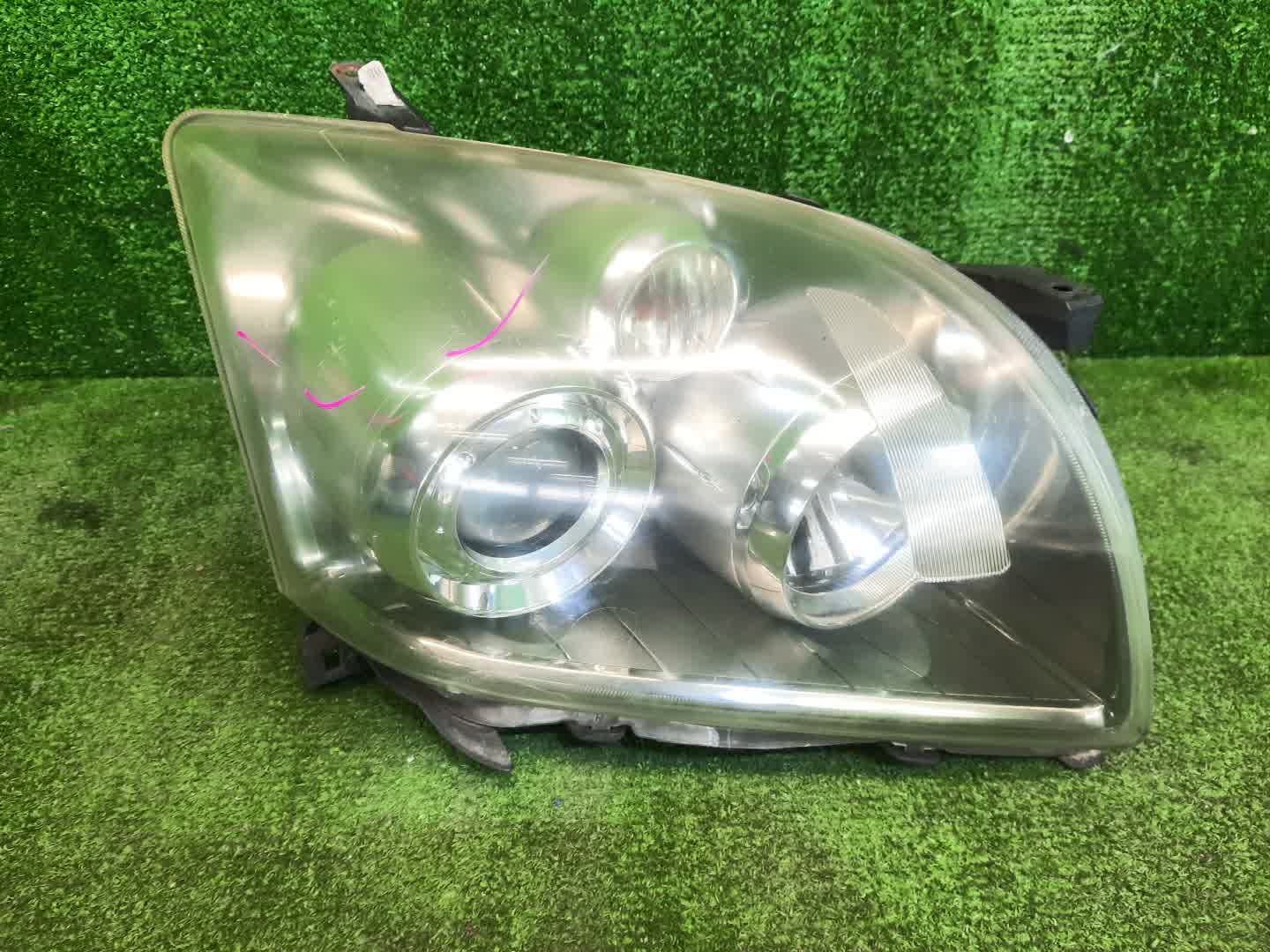 Фара правая передняя TOYOTA AVENSIS ZZT251, AZT250, AZT255, AZT251 1 ракурс
