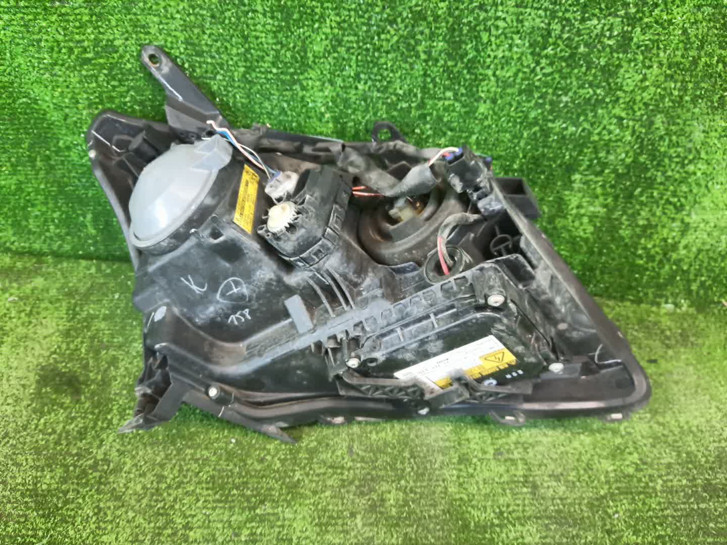 Фара левая передняя TOYOTA AVENSIS ZZT251, AZT250, AZT255, AZT251 2 ракурс