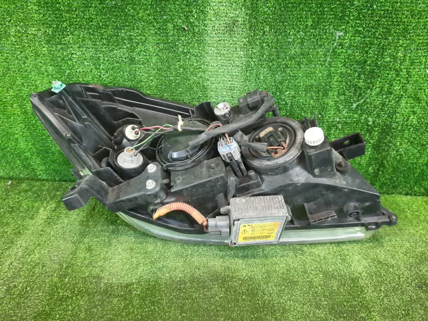 Фара левая передняя NISSAN PRIMERA P12, QP12, TNP12, TP12, HP12, RP12, WTNP12, WTP12, WHP12, WRP12 , QG18DE, QR20DE, SR20VE, QR25DD 3 ракурс