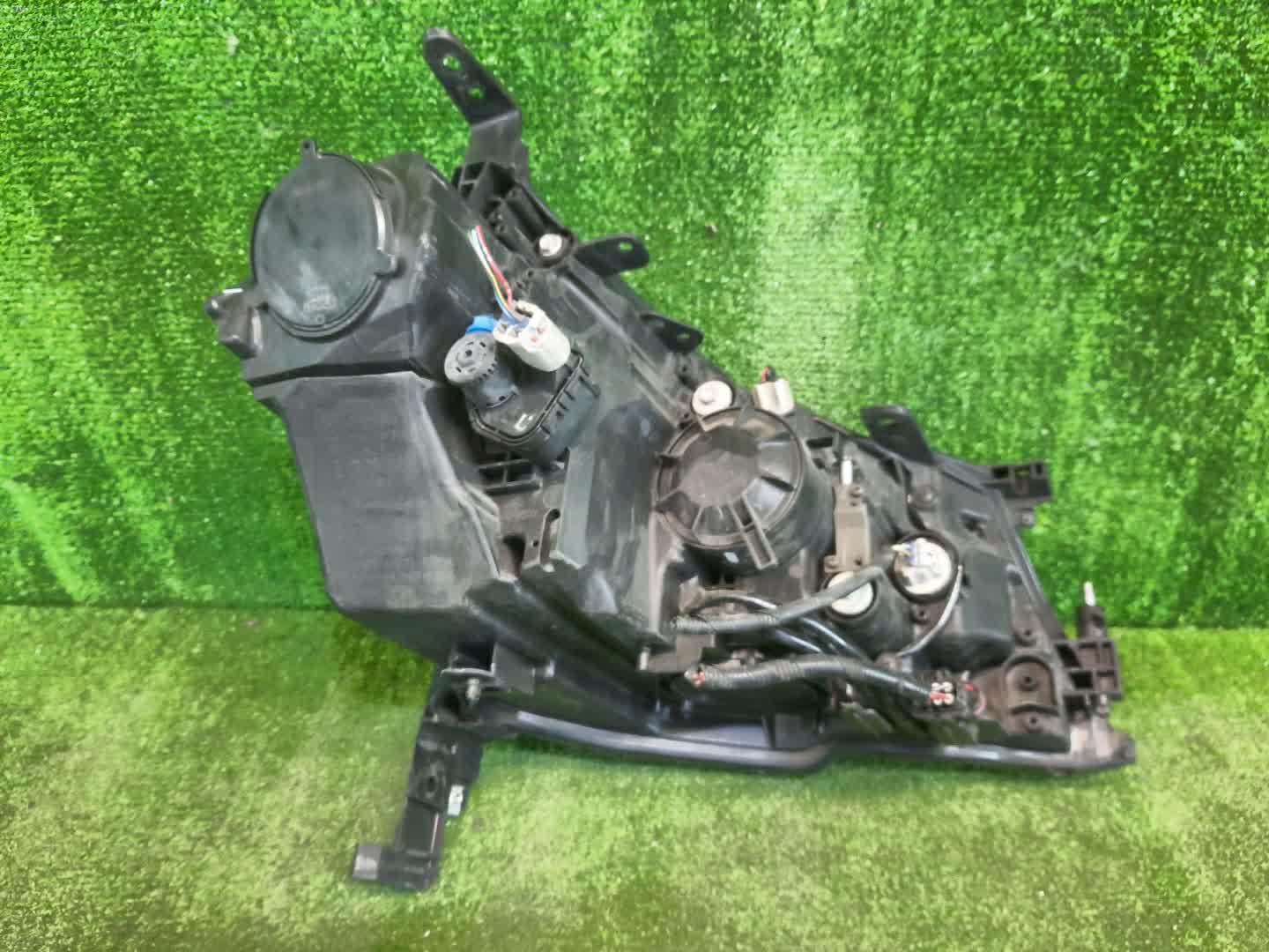 Фара левая передняя NISSAN FUGA Y50, PNY50, PY50, GY50 3 ракурс