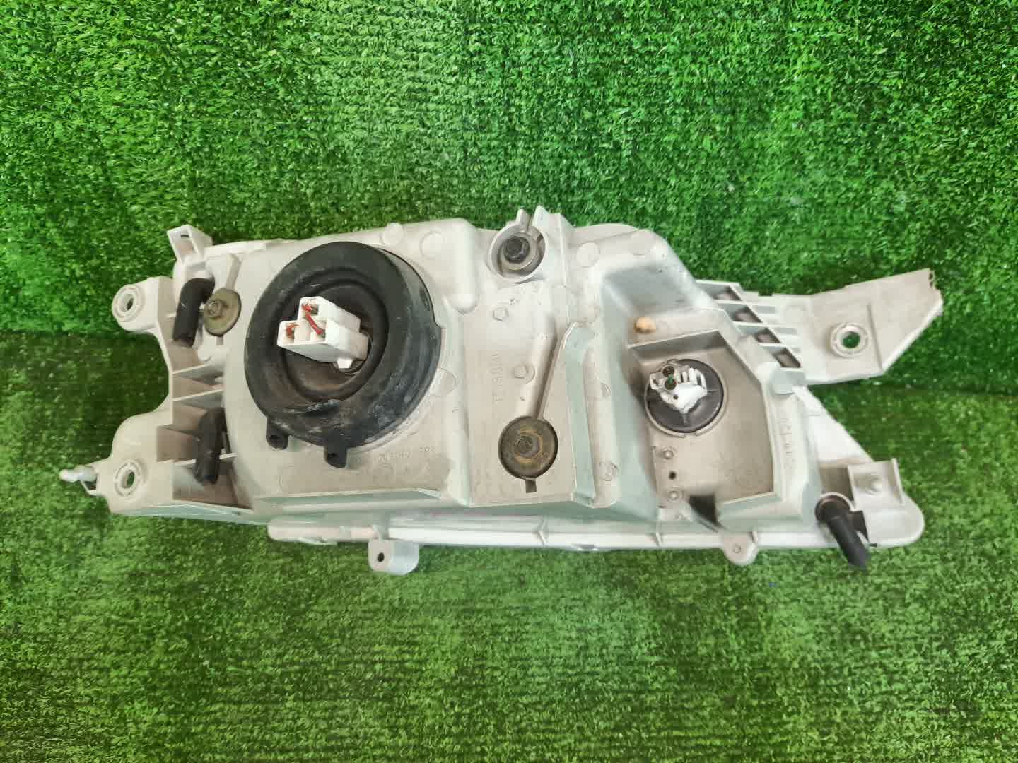 Фара левая передняя MAZDA PREMACY CP8W, CPEW 3 ракурс