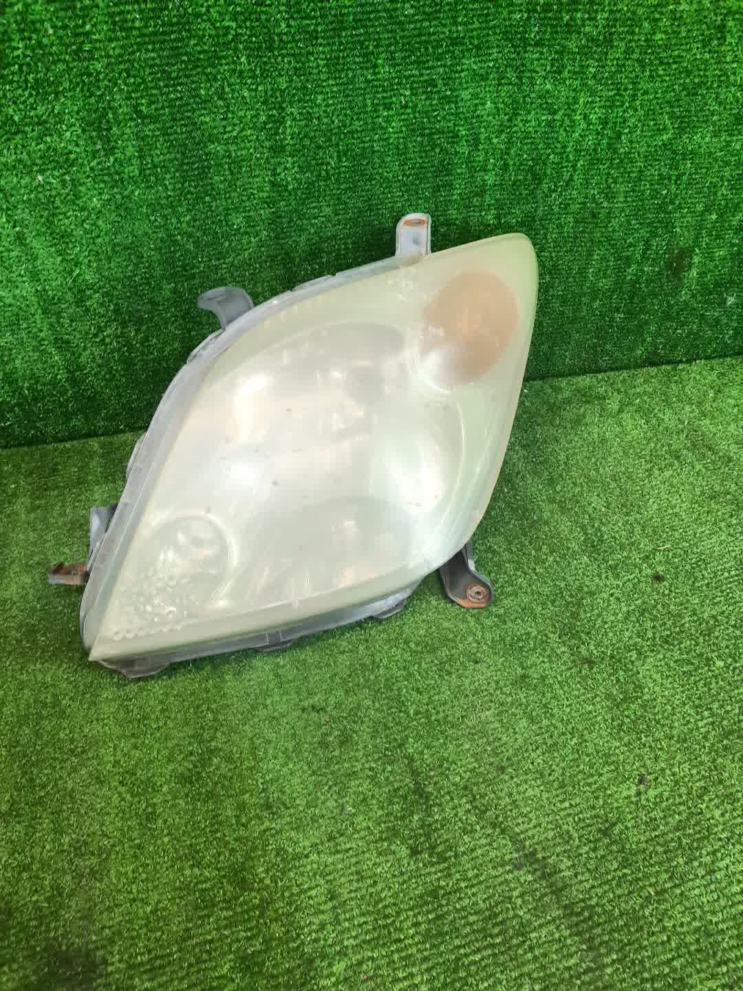 Фара левая передняя TOYOTA IST NCP60, NCP65, NCP61 1 ракурс