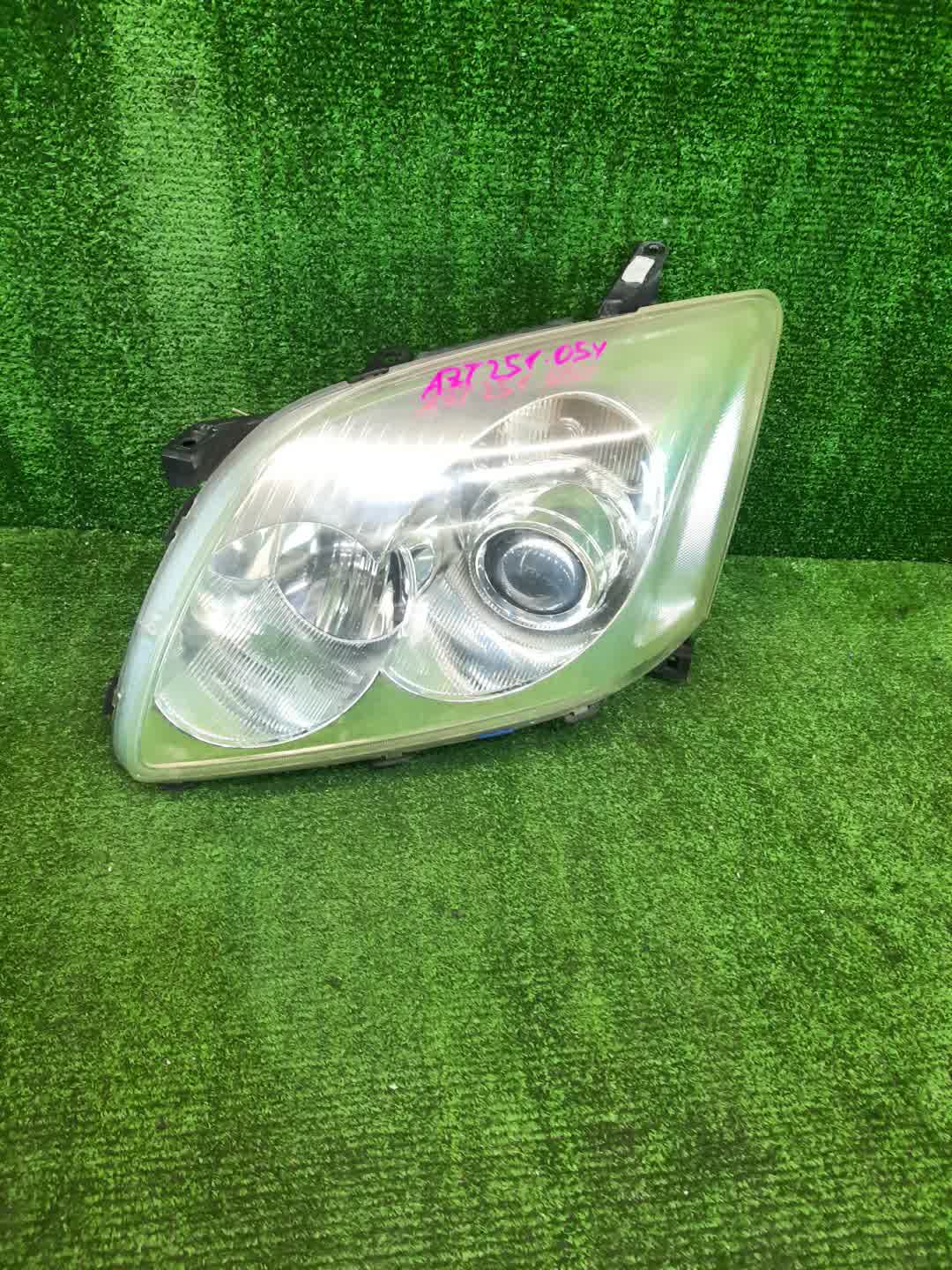 Фара левая передняя TOYOTA AVENSIS ZZT251, AZT250, AZT255, AZT251 1 ракурс