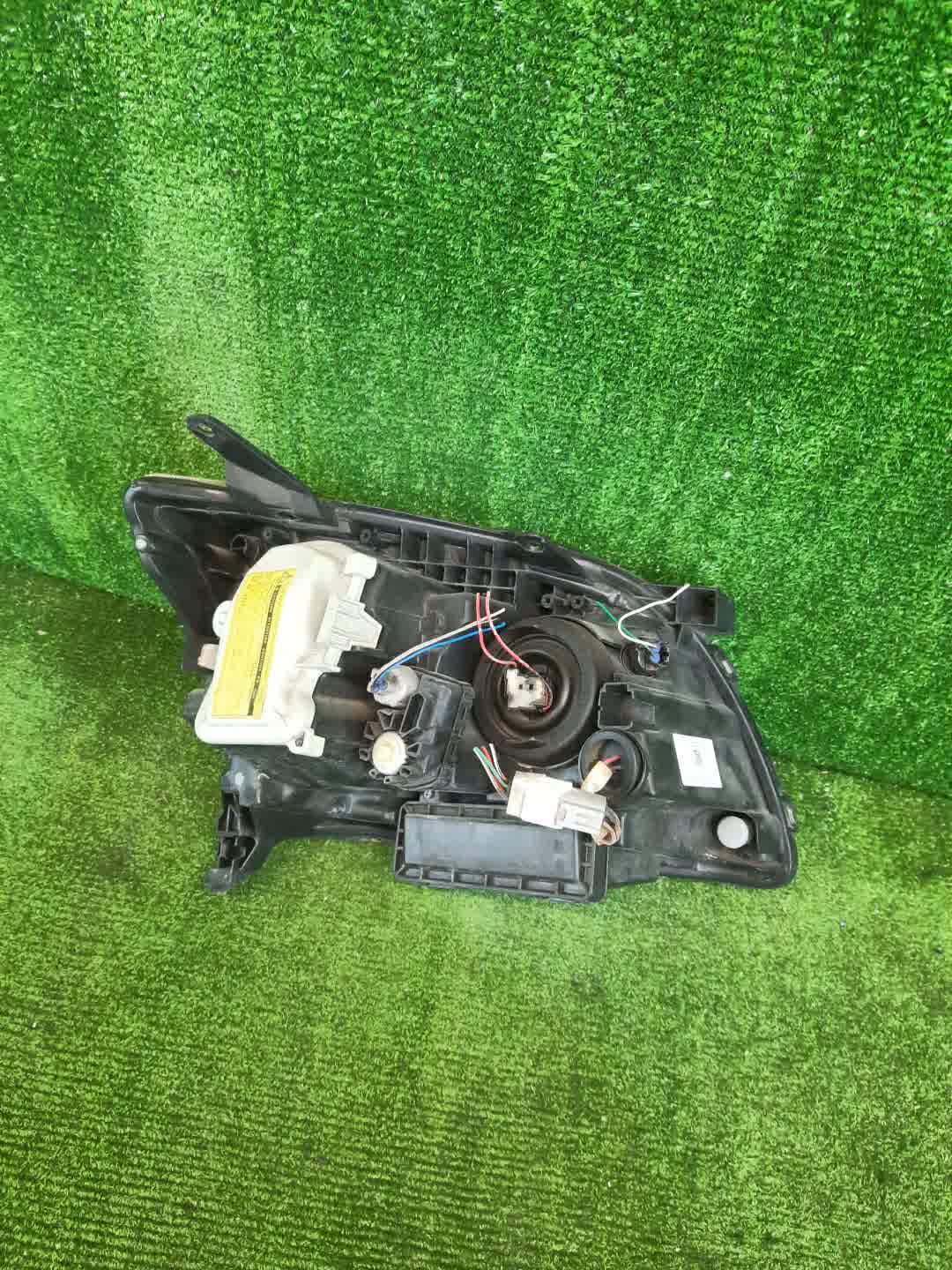 Фара левая передняя TOYOTA AVENSIS ZZT251, AZT250, AZT255, AZT251 2 ракурс