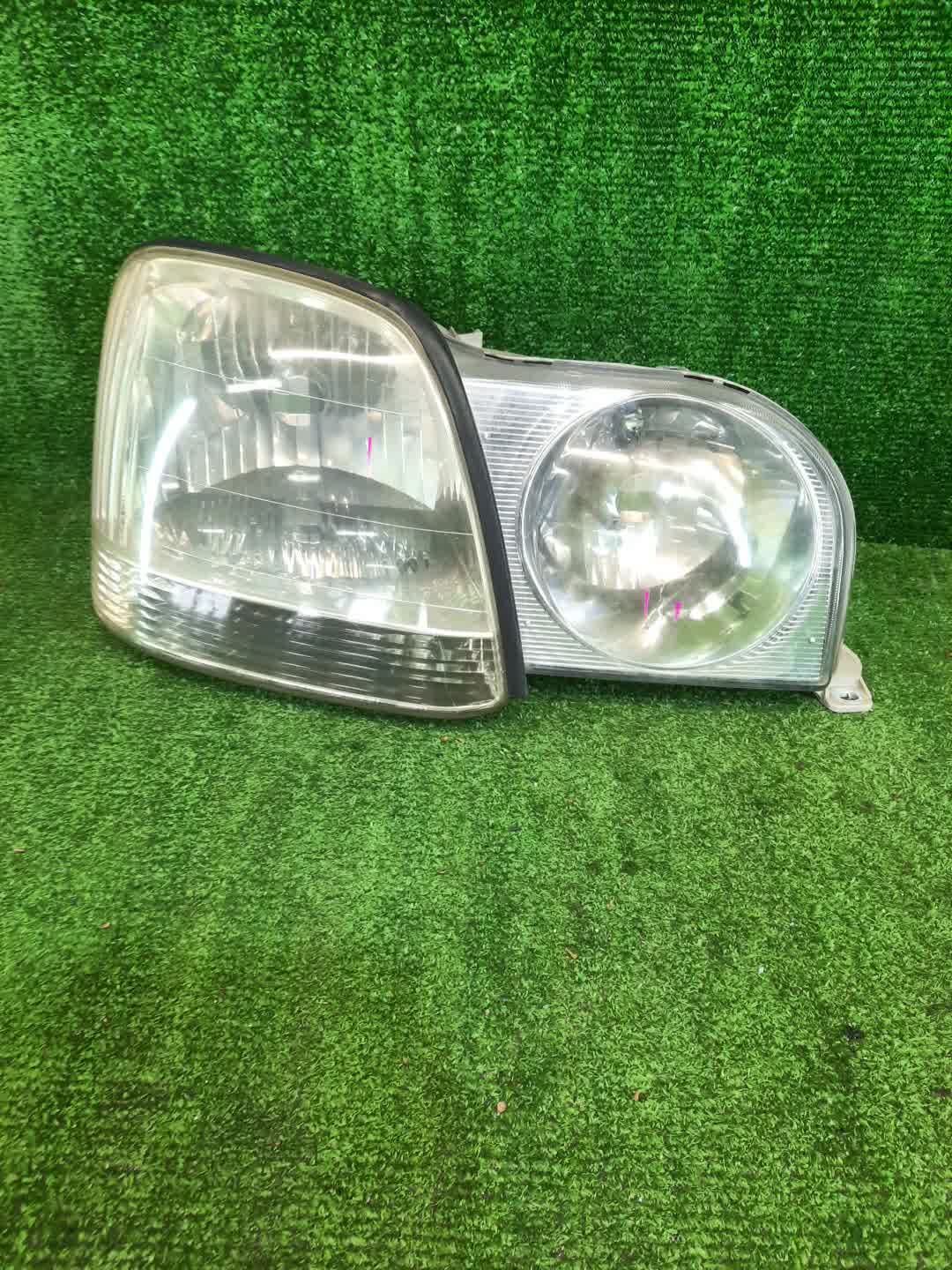 Фара правая передняя TOYOTA PROGRES JCG10, JCG11, JCG15 1 ракурс