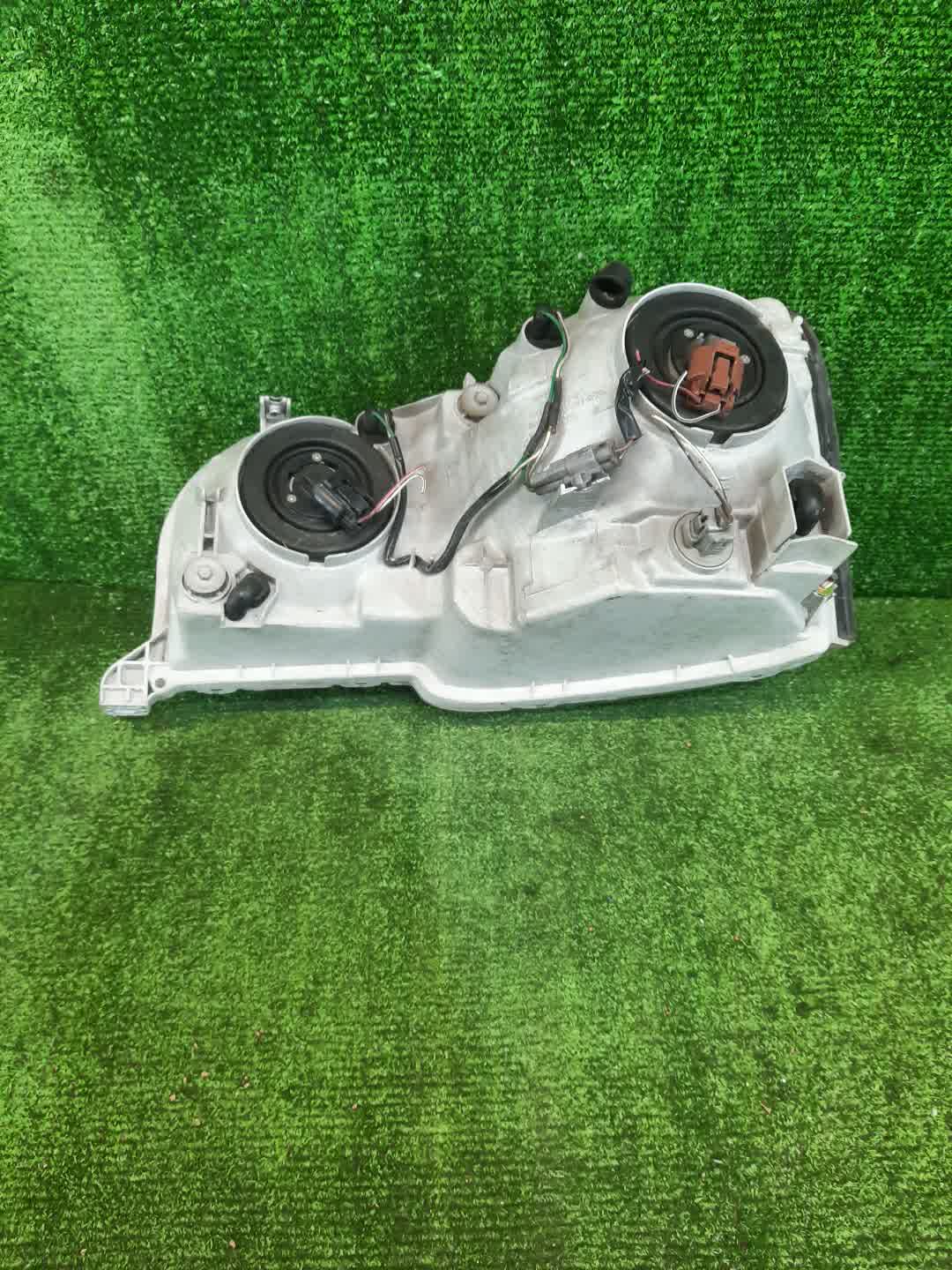 Фара правая передняя TOYOTA PROGRES JCG10, JCG11, JCG15 4 ракурс