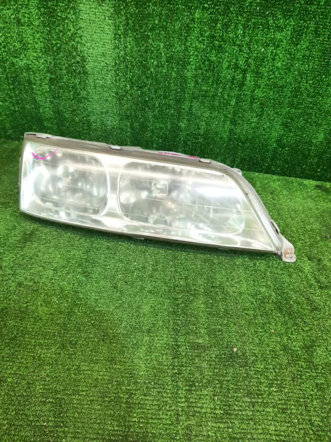 Фара правая передняя TOYOTA MARK II GX100, JZX100, JZX101, LX100, GX105, JZX105, SX100 1 ракурс