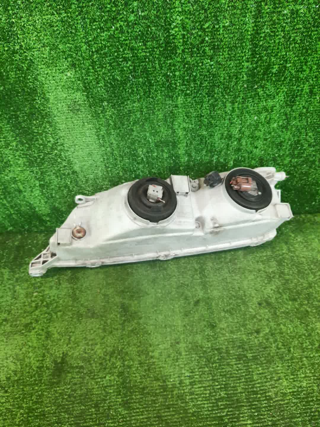 Фара правая передняя TOYOTA MARK II GX100, JZX100, JZX101, LX100, GX105, JZX105, SX100 3 ракурс