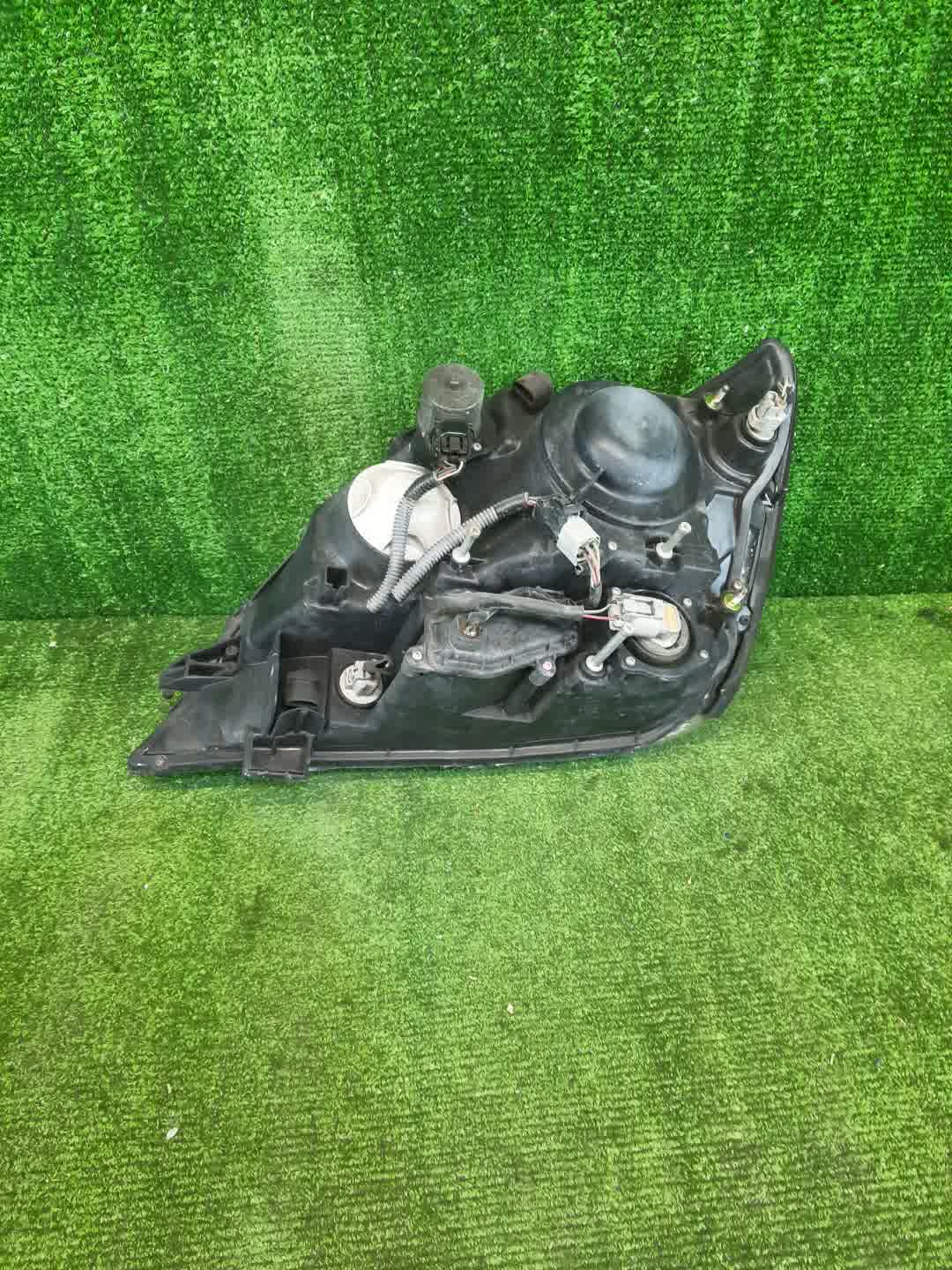 Фара правая передняя TOYOTA HARRIER MCU15W, MCU10W, SXU15W, SXU10W, ACU10W, ACU15W 2 ракурс