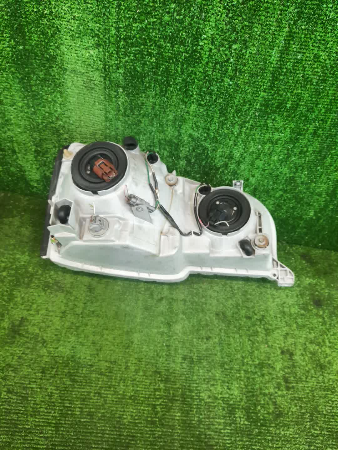 Фара левая передняя TOYOTA PROGRES JCG10, JCG11, JCG15 4 ракурс