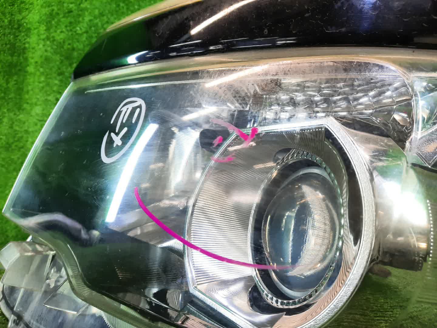 Фара левая передняя TOYOTA VOXY ZRR75W, ZRR70W, ZRR75G, ZRR70G 2 ракурс Фара левая передняя TOYOTA VOXY ZRR75W, ZRR70W, ZRR75G, ZRR70G 2 ракурс