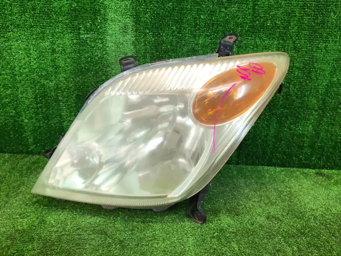 Фара левая передняя TOYOTA IST NCP60, NCP65, NCP61 1 ракурс
