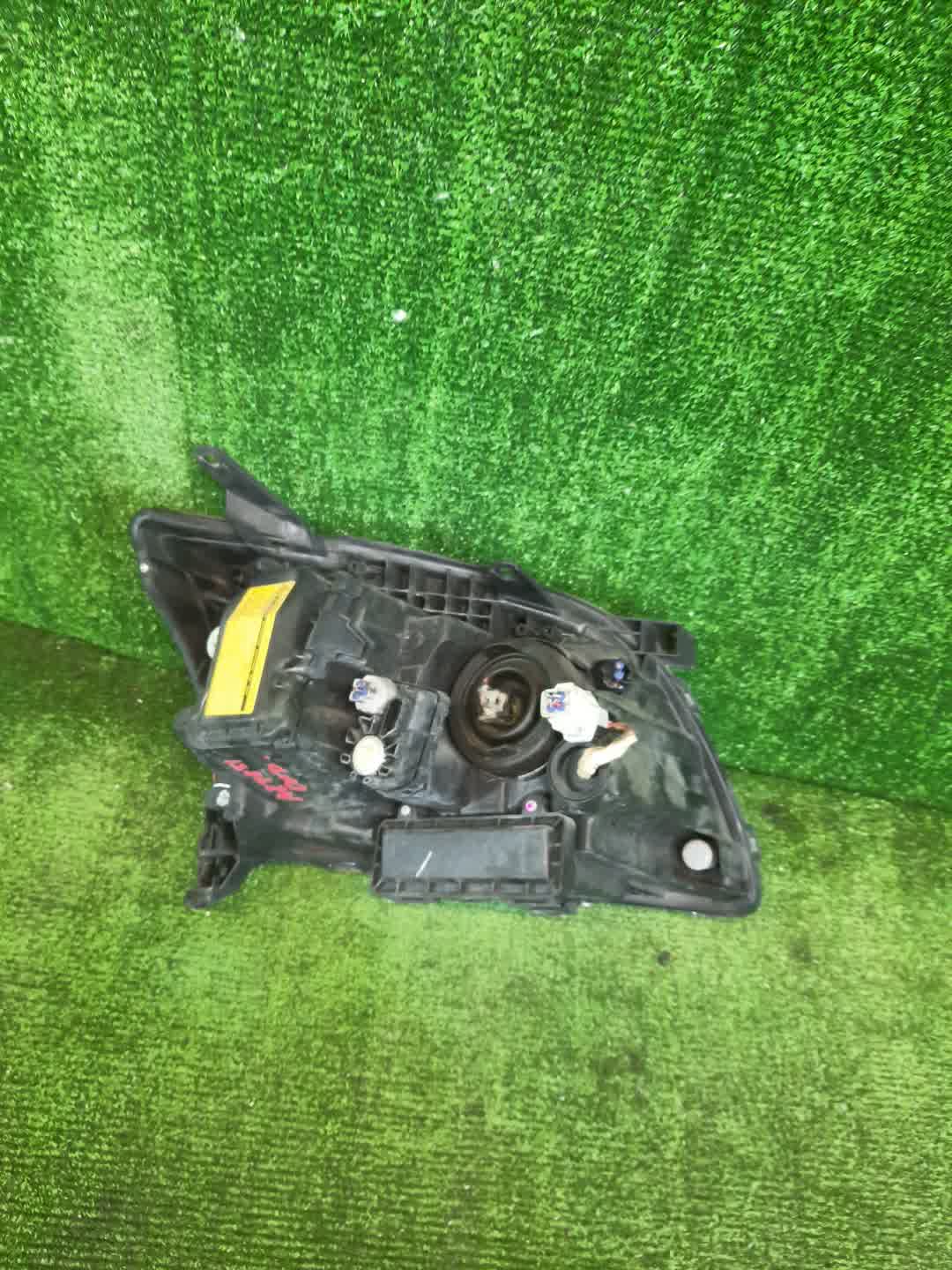 Фара левая передняя TOYOTA AVENSIS ZZT251, AZT250, AZT255, AZT251 2 ракурс