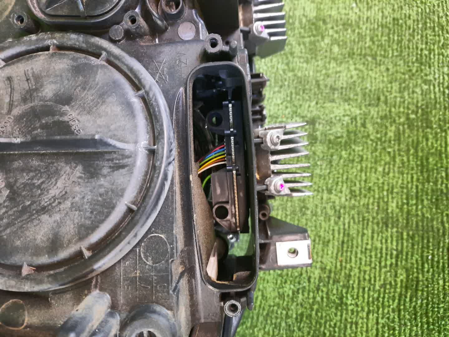 Фара левая передняя BMW 520d, 525d, 530d, 535d, 5-Series, 535i, 528i, 530i, 520i, 523i, 550i F11, F10, FZ35, FR35, XG20, FW20, XG28, FP25, FR30, FR44 3 ракурс