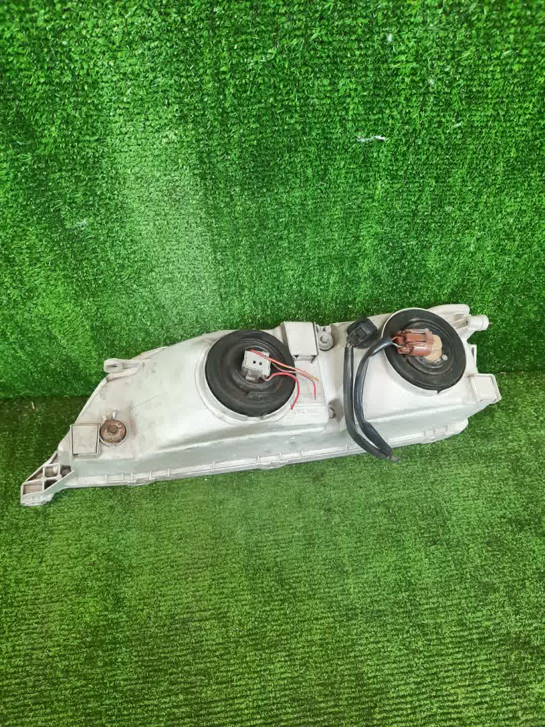 Фара правая передняя TOYOTA MARK II GX100, JZX100, JZX101, LX100, GX105, JZX105, SX100 3 ракурс