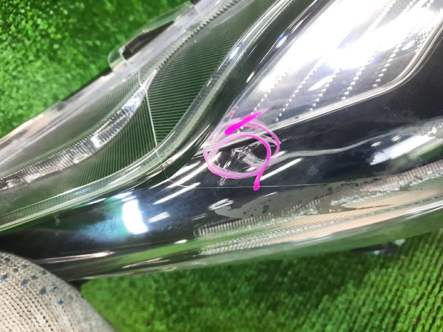 Фара правая передняя TOYOTA AQUA NHP10 2 ракурс