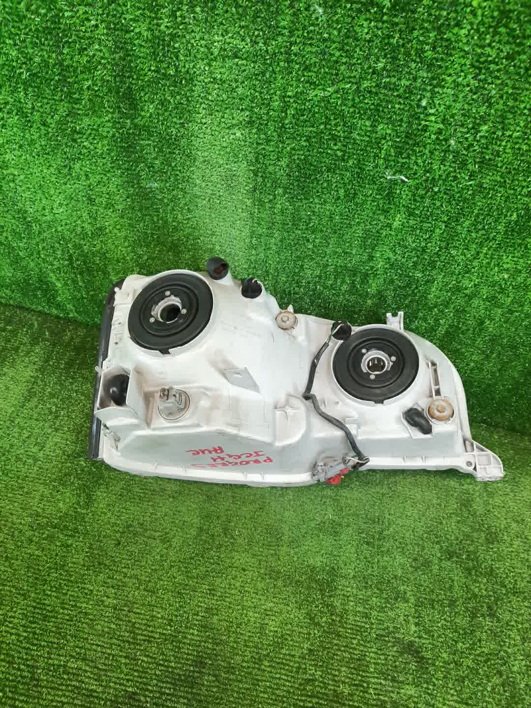 Фара левая передняя TOYOTA PROGRES JCG10, JCG11, JCG15 3 ракурс