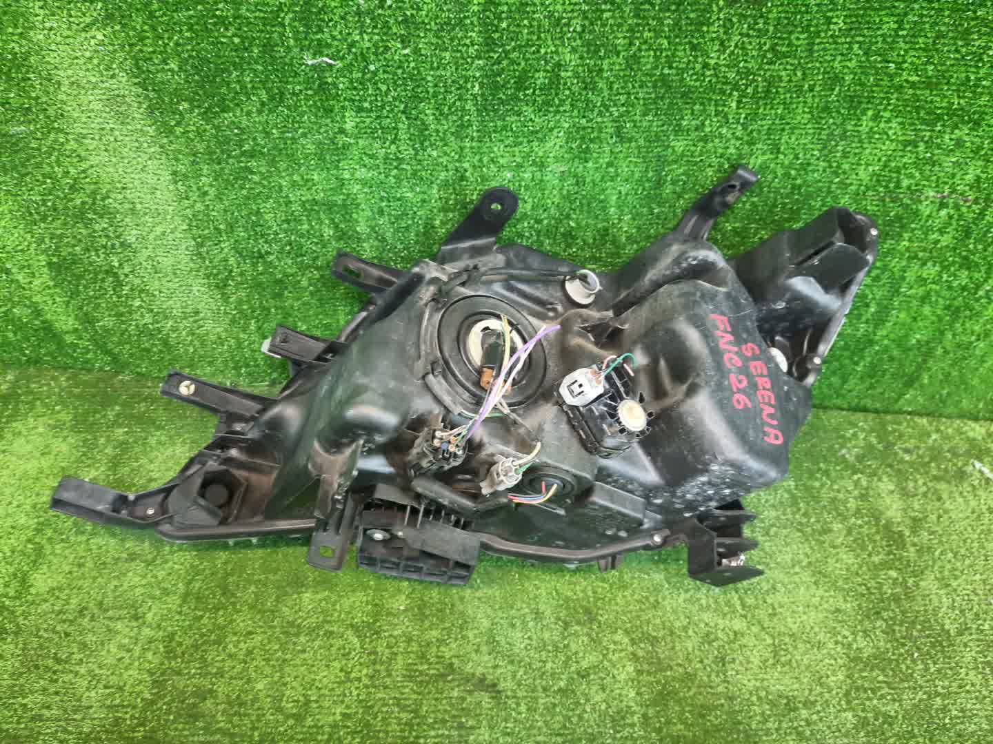 Фара правая передняя NISSAN SERENA C26 2 ракурс