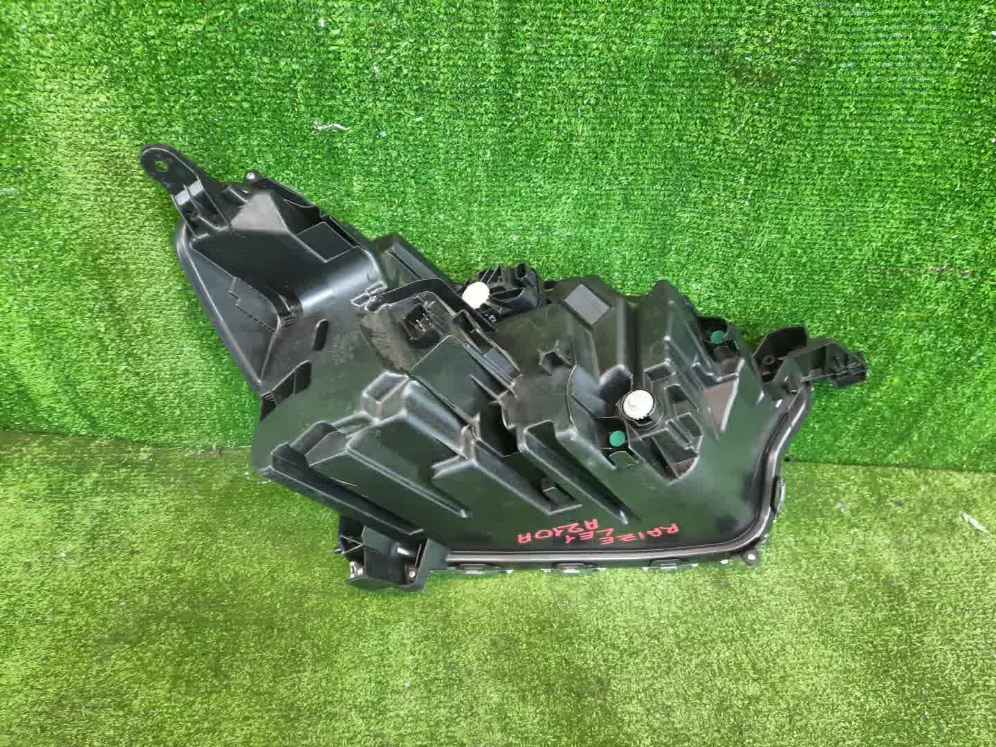 Фара левая передняя TOYOTA RAIZE, ROCKY A200A, A210A, A201A, A202A, A200S, A210S, A202S, A201S 2 ракурс