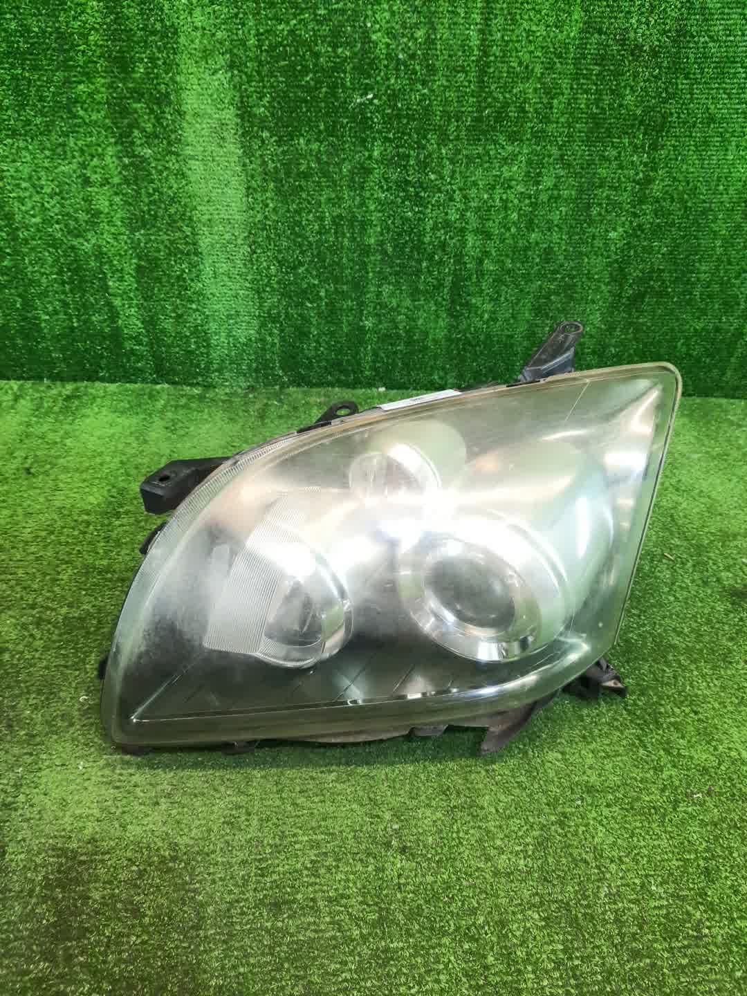 Фара левая передняя TOYOTA AVENSIS ZZT251, AZT250, AZT255, AZT251 1 ракурс