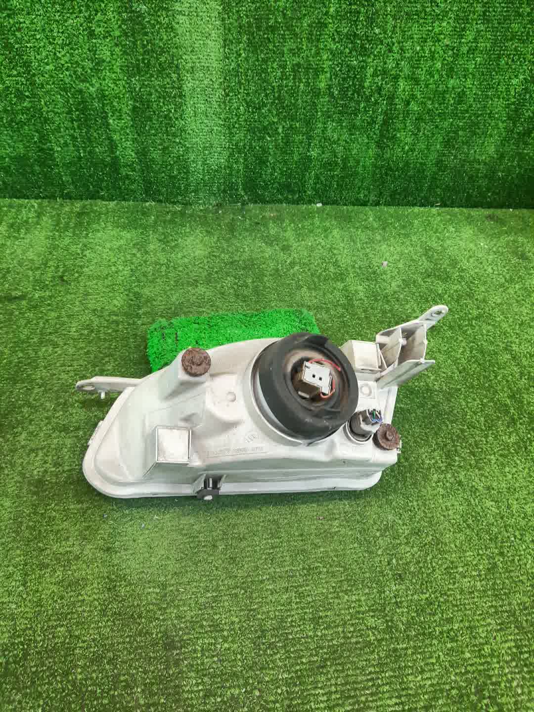 Фара правая передняя TOYOTA COROLLA AE111, AE114, AE110, EE111, CE110, CE114 3 ракурс