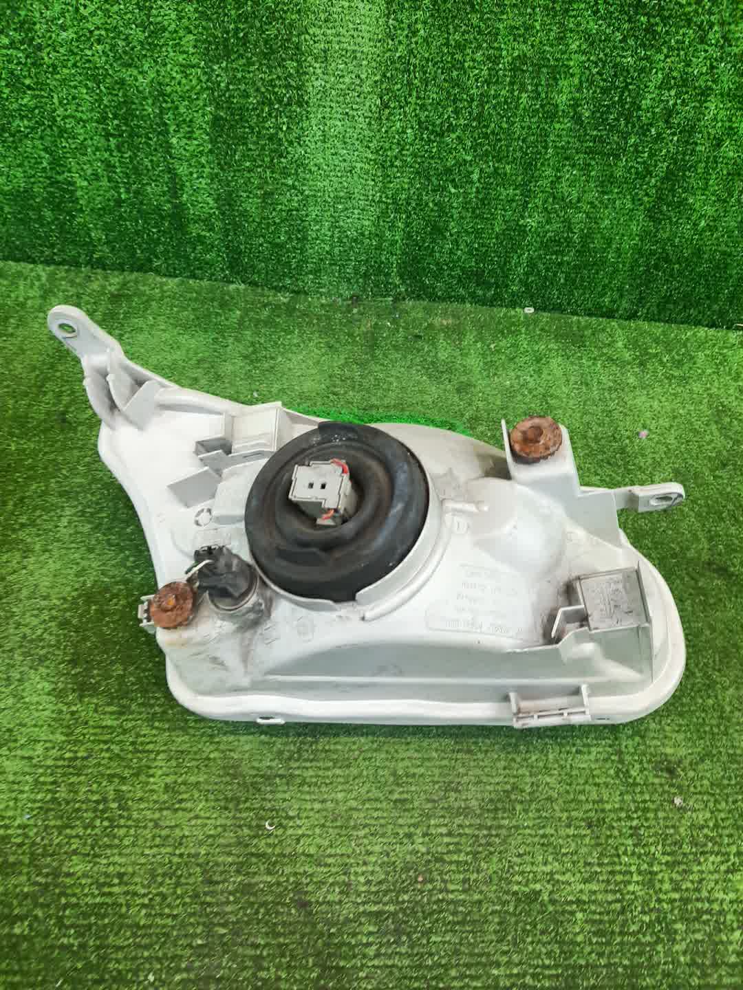 Фара левая передняя TOYOTA COROLLA SPACIO AE111N 3 ракурс