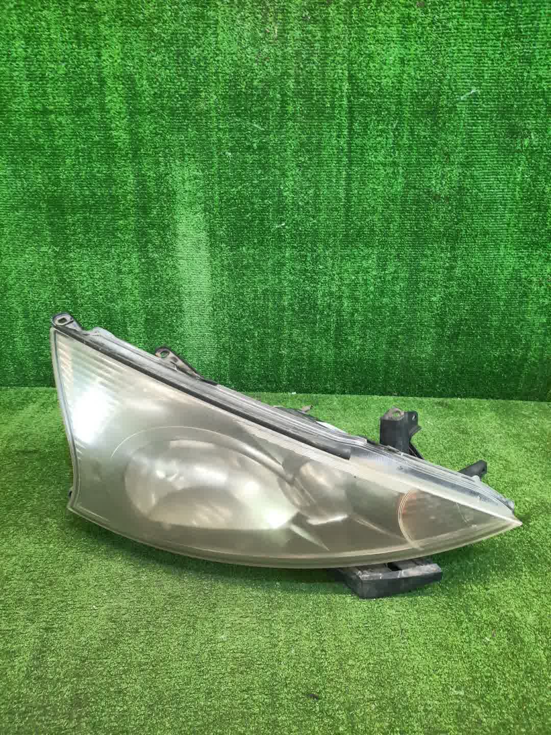 Фара правая передняя MITSUBISHI GRANDIS NA4W 1 ракурс Фара правая передняя MITSUBISHI GRANDIS NA4W 1 ракурс