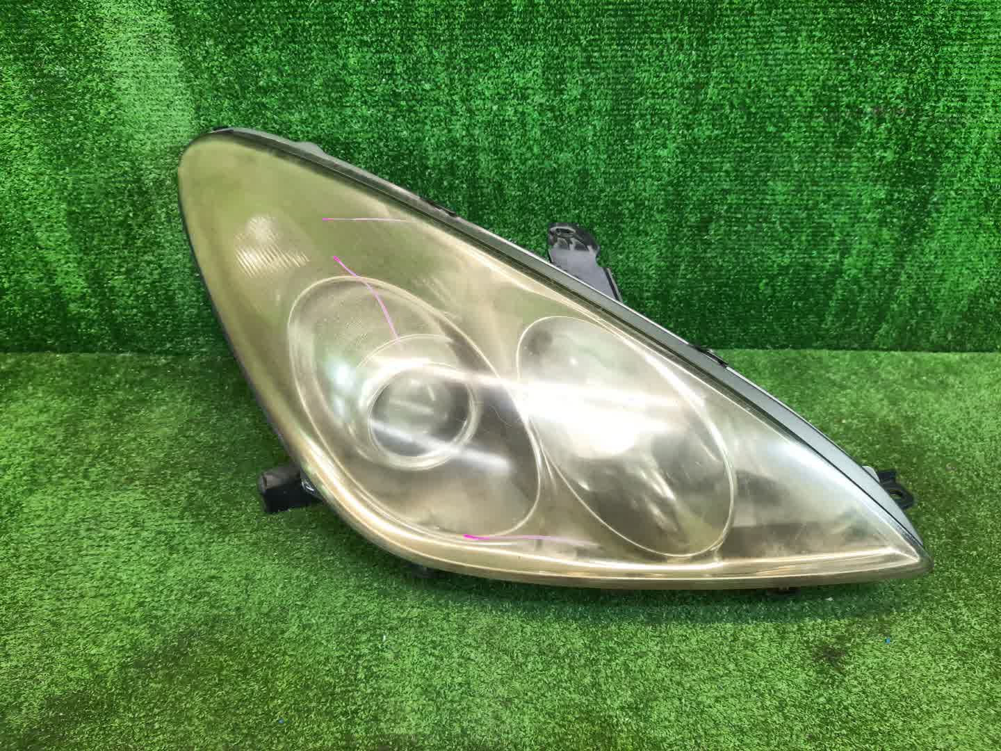 Фара правая передняя TOYOTA WINDOM MCV30 1 ракурс