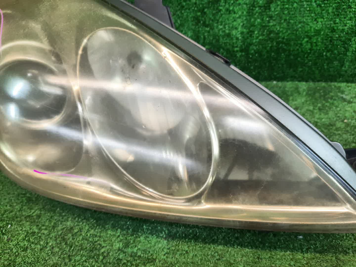 Фара правая передняя TOYOTA WINDOM MCV30 3 ракурс