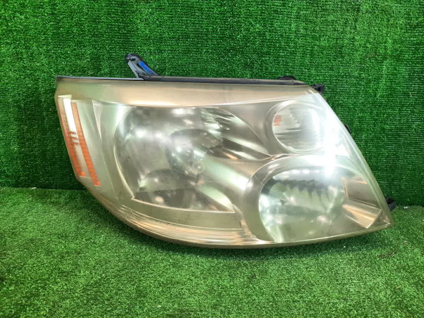 Фара правая передняя TOYOTA ALPHARD MNH15W, MNH10W, ANH15W, ANH10W 1 ракурс