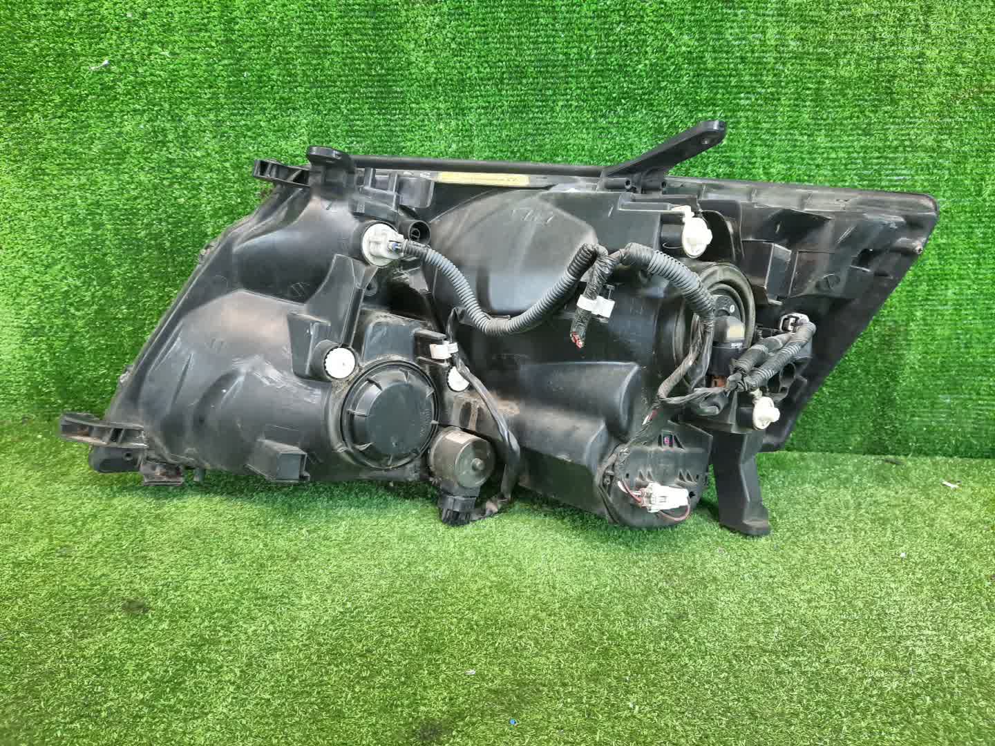 Фара правая передняя TOYOTA ALPHARD MNH15W, MNH10W, ANH15W, ANH10W 2 ракурс