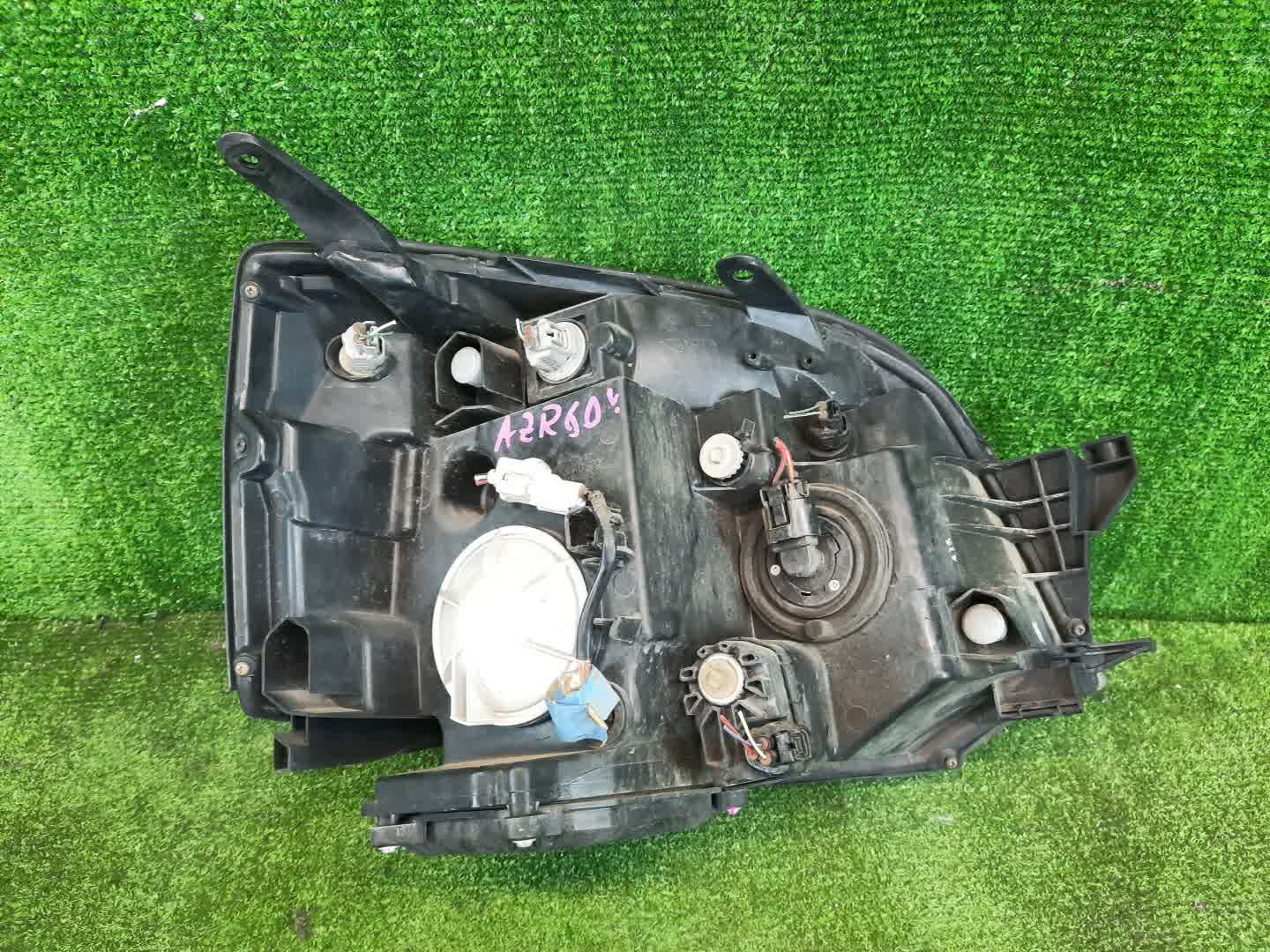 Фара левая передняя TOYOTA VOXY AZR60G, AZR65G 2 ракурс