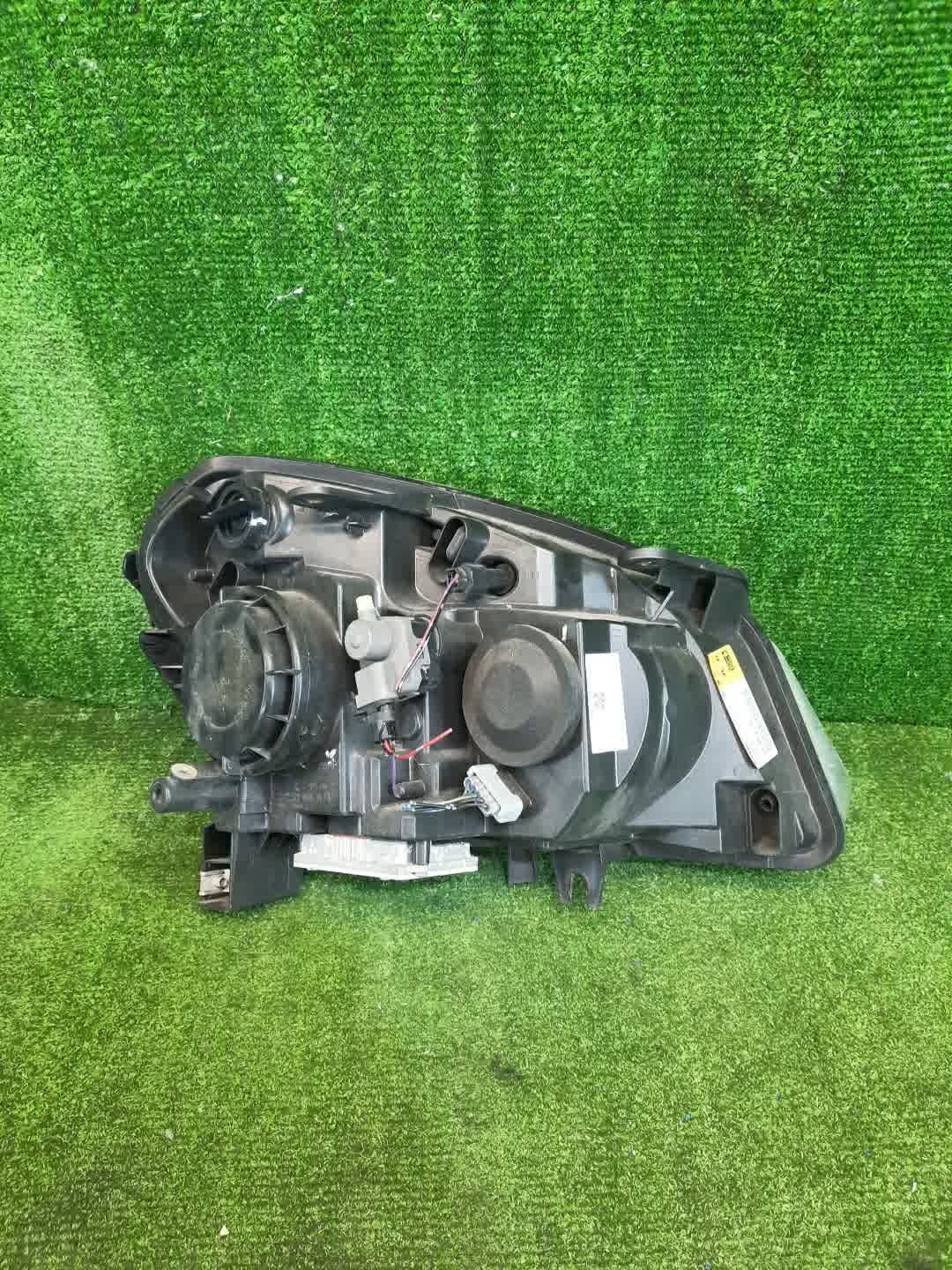 Фара левая передняя NISSAN DUALIS J10, KNJ10, KJ10, NJ10 2 ракурс Фара левая передняя NISSAN DUALIS J10, KNJ10, KJ10, NJ10 2 ракурс