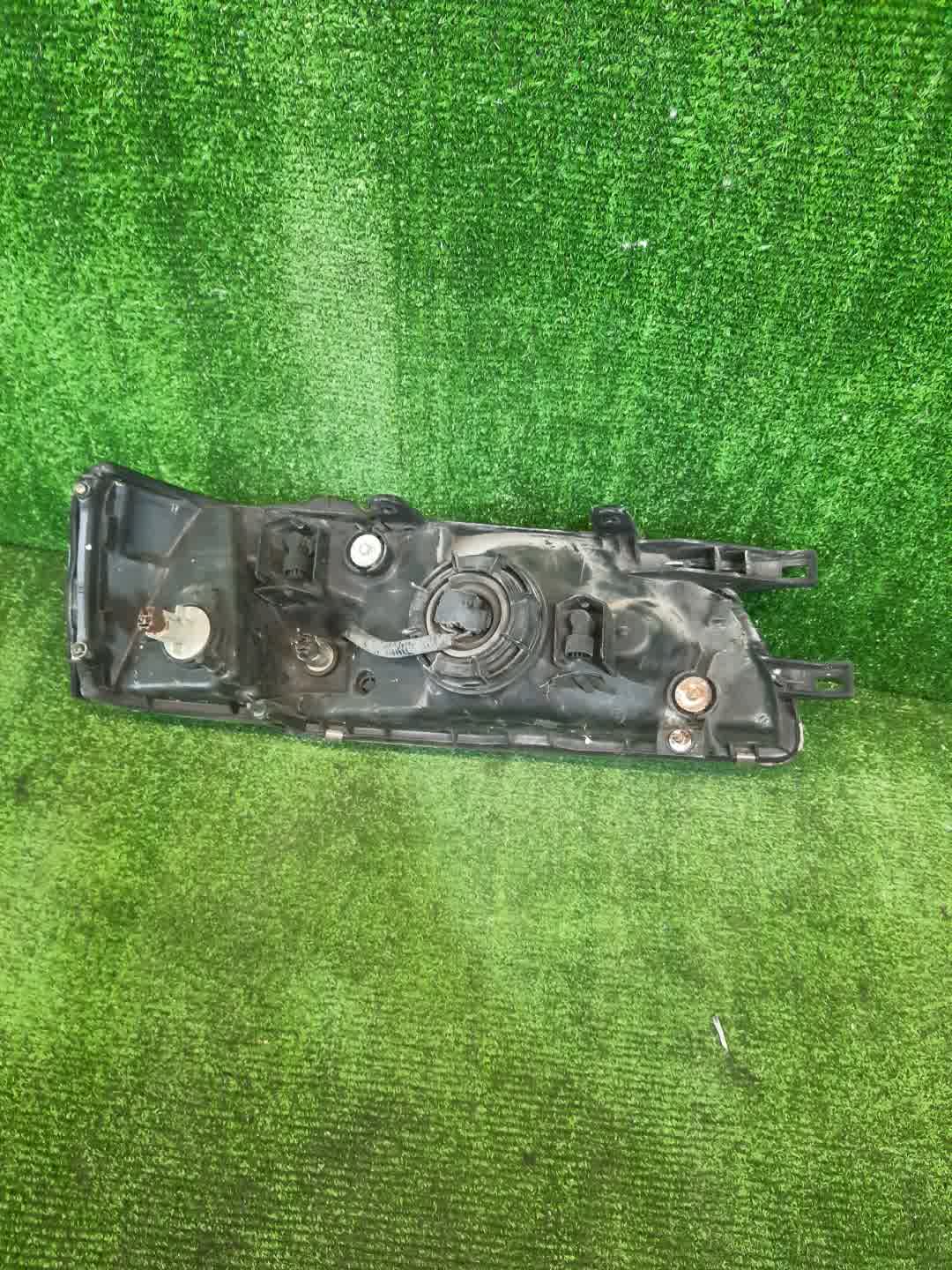 Фара левая передняя NISSAN BLUEBIRD SU14, QU14, ENU14, HU14, HNU14, EU14 3 ракурс
