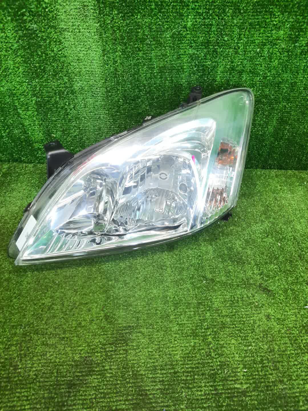 Фара левая передняя TOYOTA ALLEX, COROLLA RUNX ZZE124, NZE121, ZZE122, ZZE123, NZE124 1 ракурс