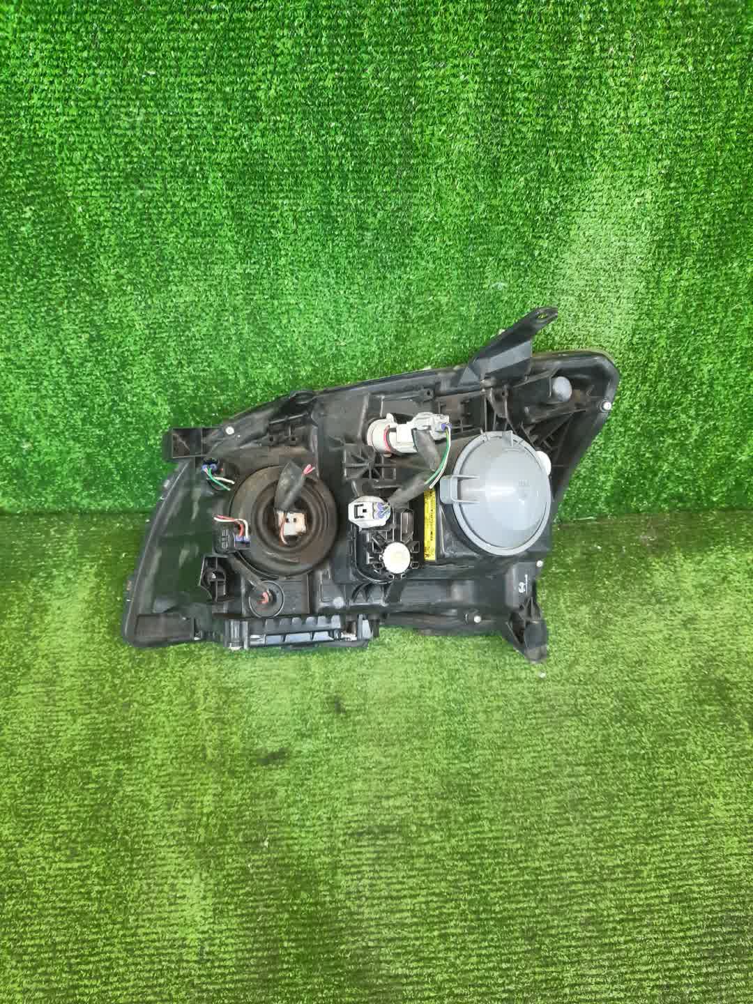 Фара правая передняя TOYOTA AVENSIS ZZT251, AZT250, AZT255, AZT251 2 ракурс