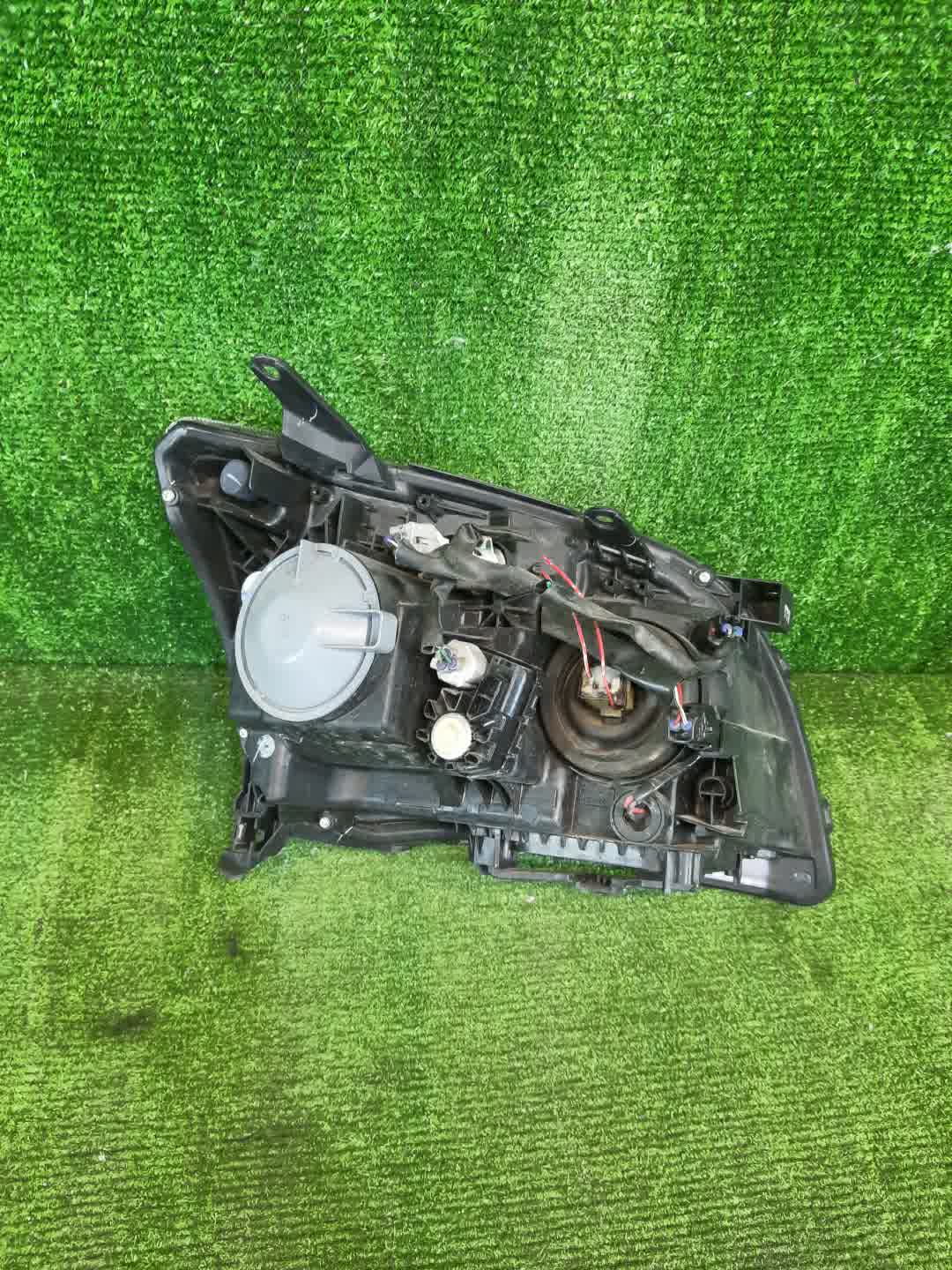 Фара левая передняя TOYOTA AVENSIS ZZT251, AZT250, AZT255, AZT251 4 ракурс