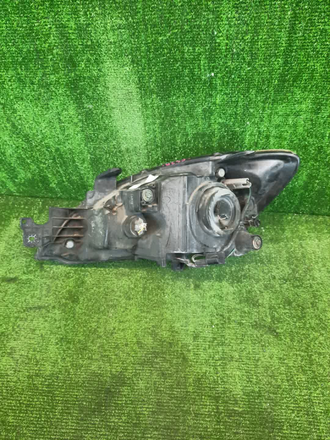 Фара правая передняя MITSUBISHI LANCER CEDIA, LANCER CS3W, CS9W, CS9A, CS1A, CS2A, CS2W, CS5W, CS5A, CS3A, CS6A, CS2V 2 ракурс