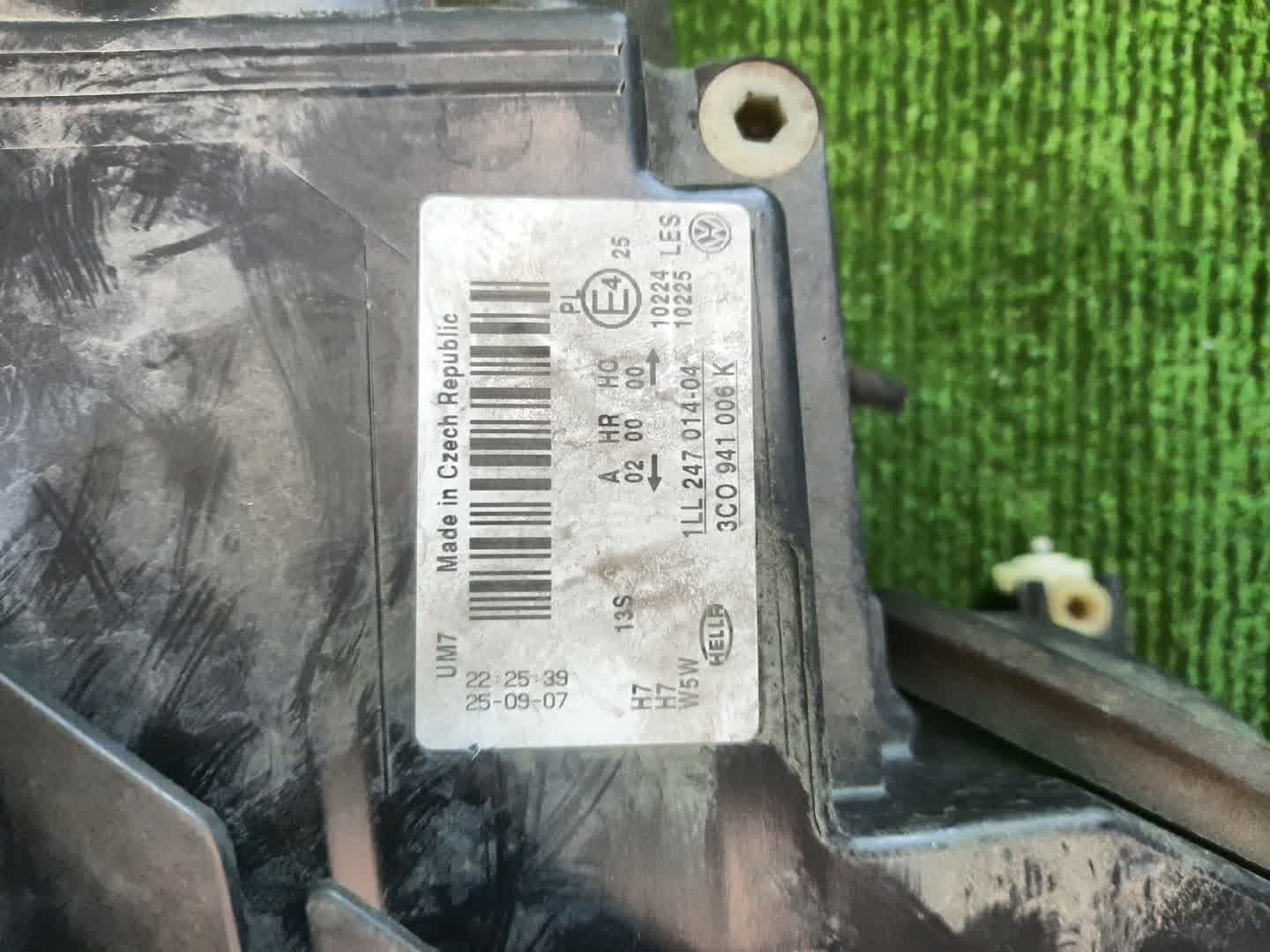 Фара правая передняя VOLKSWAGEN PASSAT 3C2, B6, 3C5 2 ракурс