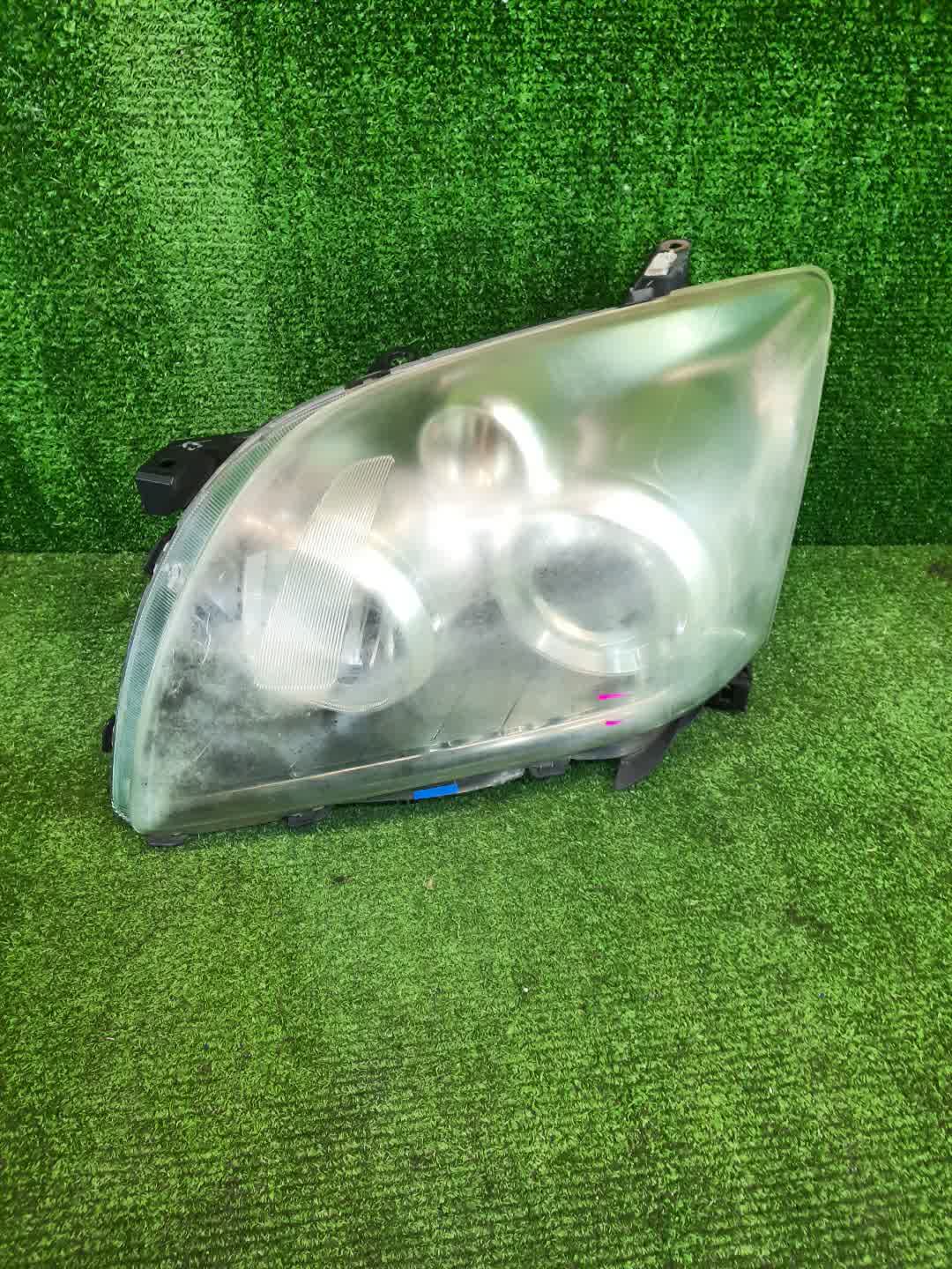 Фара левая передняя TOYOTA AVENSIS ZZT251, AZT250, AZT255, AZT251 1 ракурс