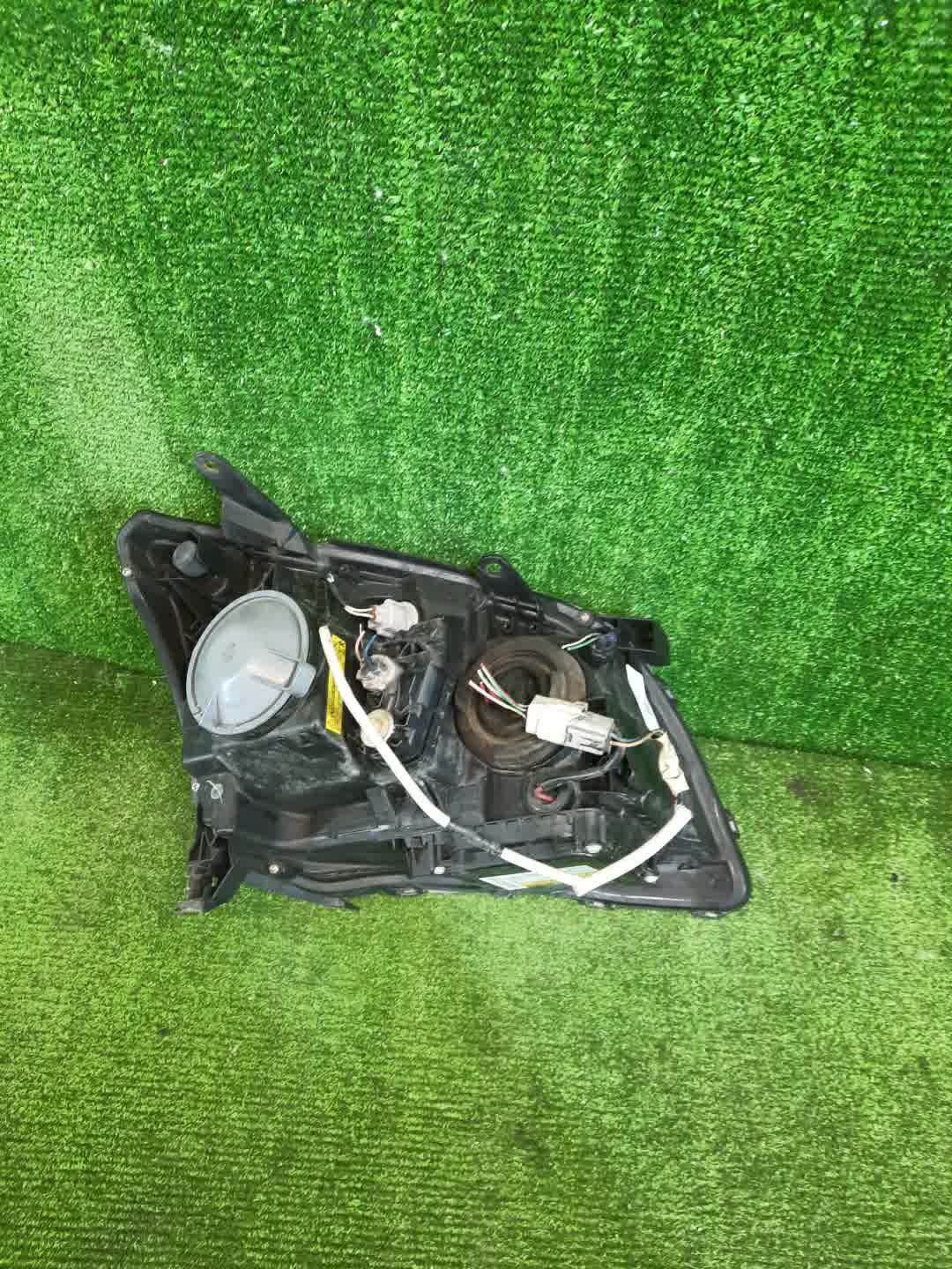 Фара левая передняя TOYOTA AVENSIS ZZT251, AZT250, AZT255, AZT251 2 ракурс