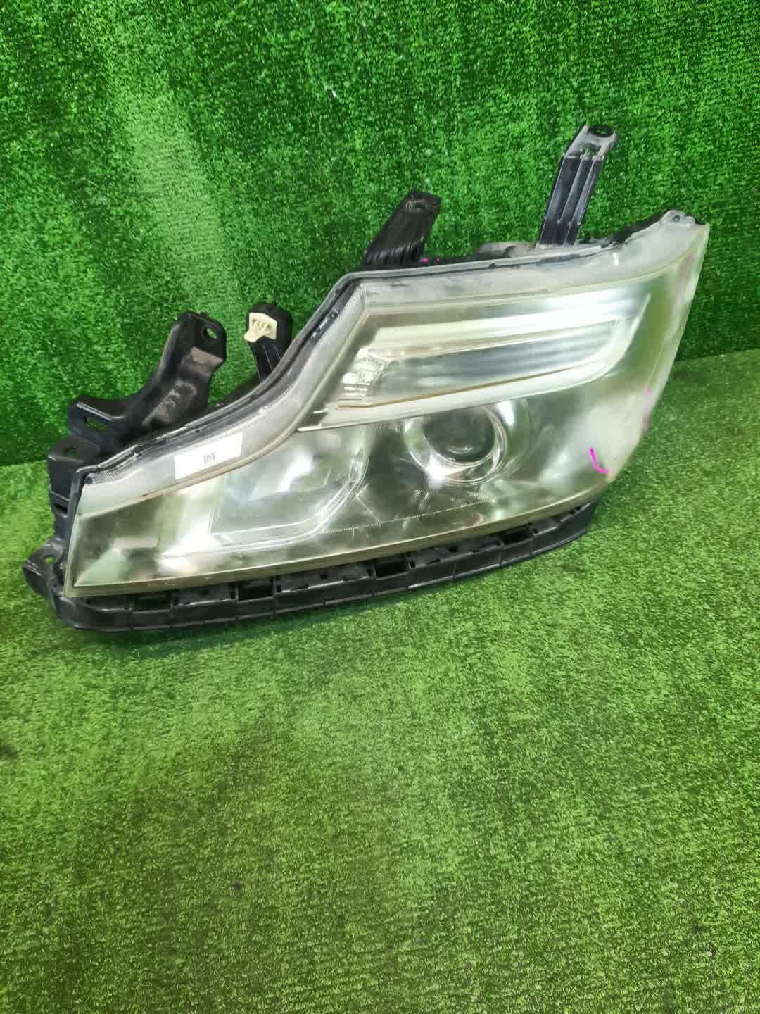 Фара левая передняя HONDA STEPWGN RK5 1 ракурс Фара левая передняя HONDA STEPWGN RK5 1 ракурс