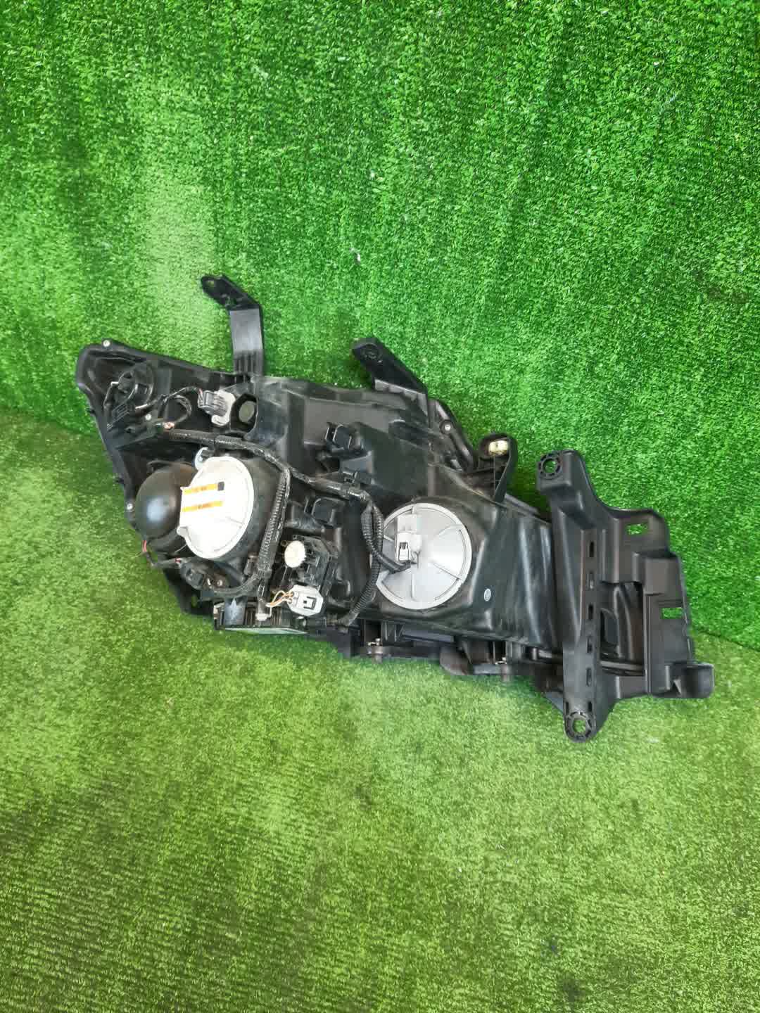 Фара левая передняя HONDA STEPWGN RK5 3 ракурс
