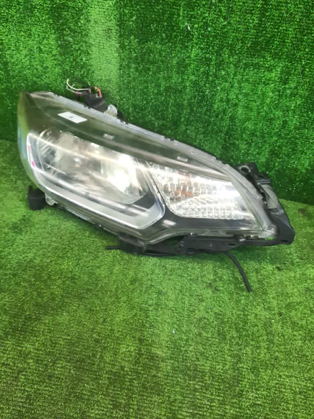 Фара правая передняя HONDA FIT GK3 1 ракурс
