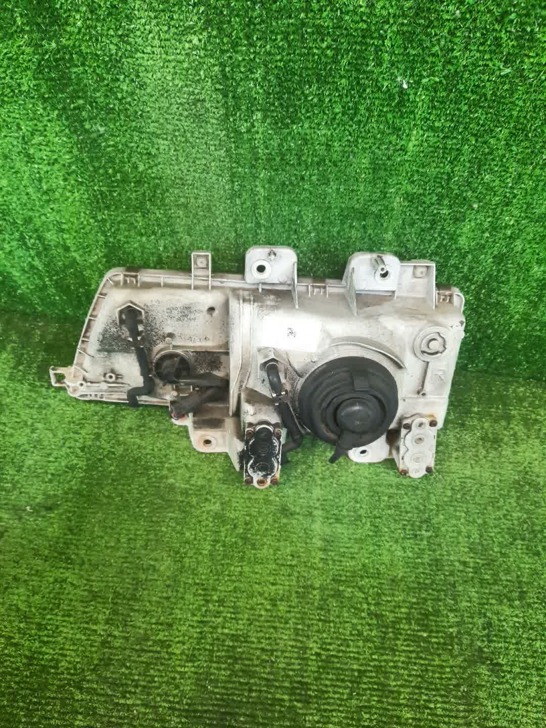 Фара правая передняя ISUZU ELF NKR69 2 ракурс