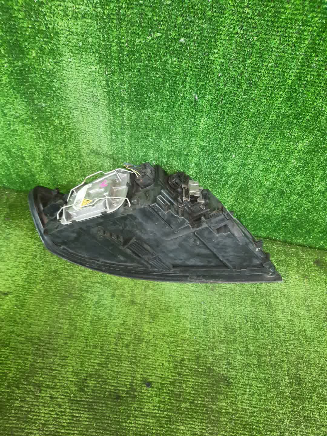 Фара левая передняя VOLVO S40, V50 MS20, MS21, MS76, MS77, MS84, MS50, MS58, MH67, MS68, MH68, MS, MS75, MS43, MS38, MS66, MW20, MW67, MW75, MW76, MW77, MW84, MJ68, MJ67, MW50, MW68, MW21, MW, MW38, MW43, MW66 4 ракурс
